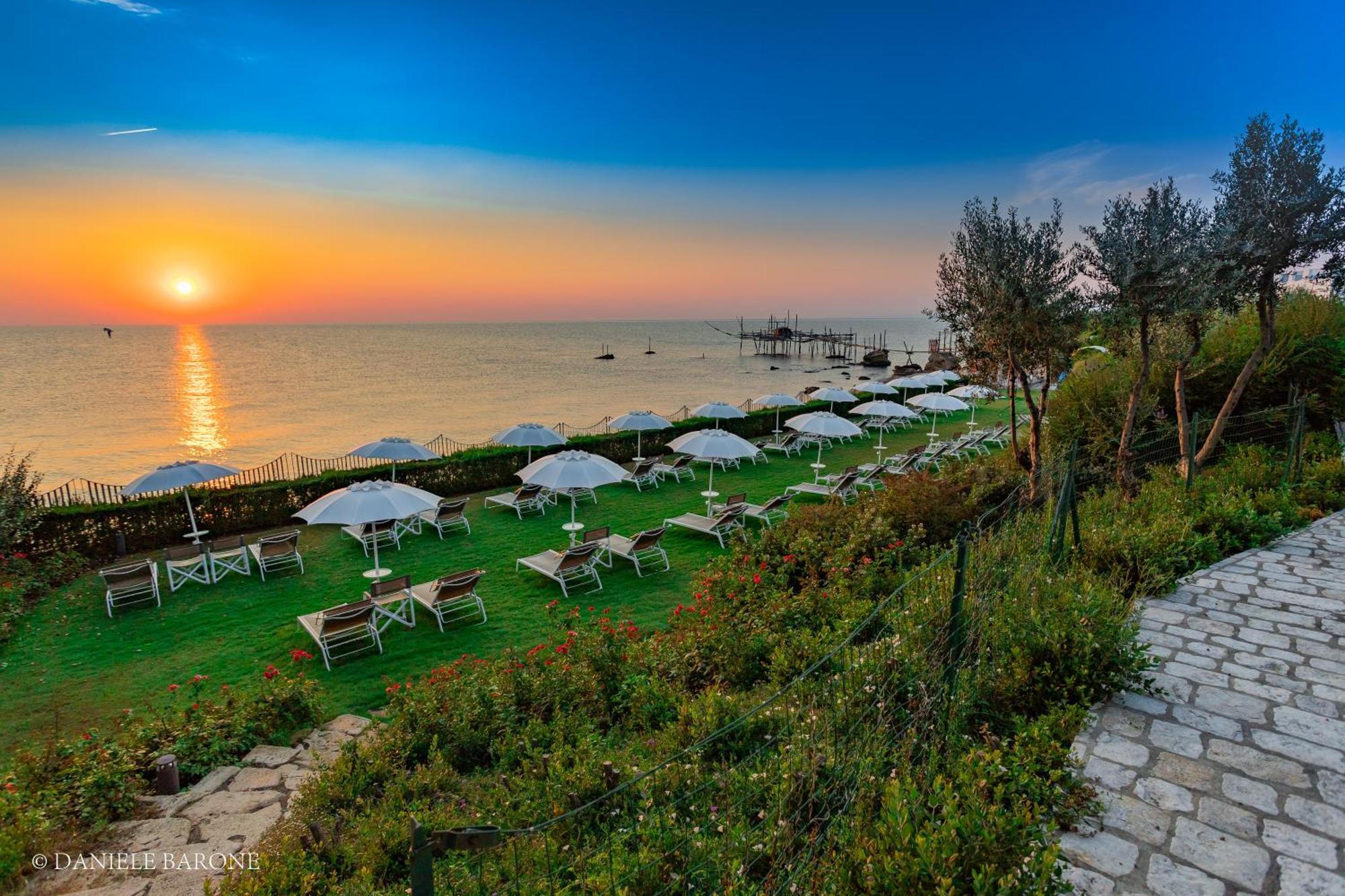 Baia Delphis Resort Vasto Eksteriør billede